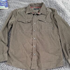 Men's corduroy beach and barn Button-Up Shirt size medium, never worn